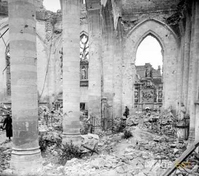 Eglise en ruines (Péronne)